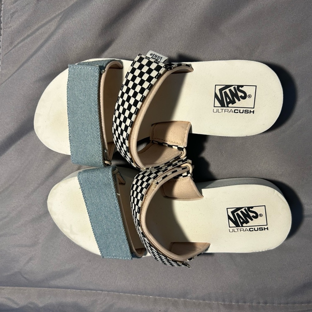 Vans sandals size 7
